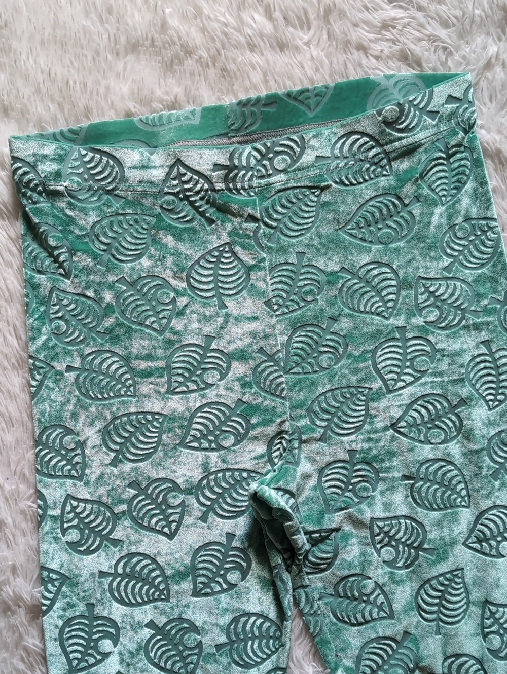 Blackmilk Animal Crossing New Horizons Burned Velvet Green Leaf Legging Large - Picture 3 of 11
